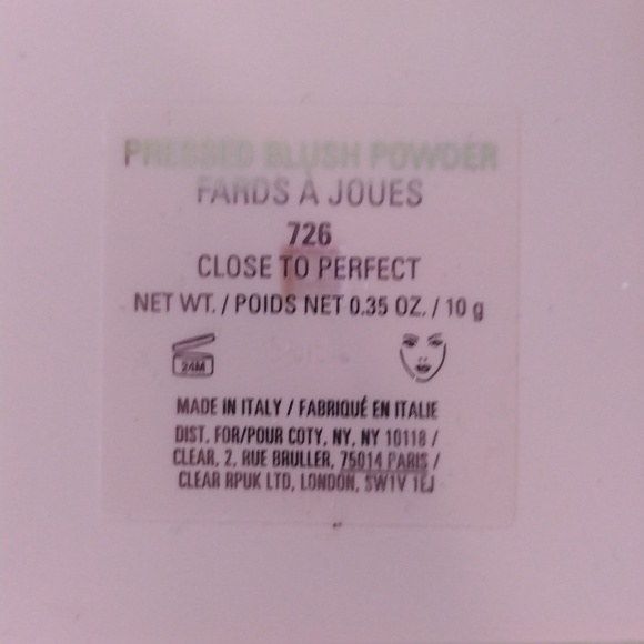 3/$20 NIB NWT Kylie Jenner cosmetics Pressed Blush Powder - Picture 4 of 6